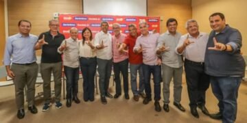 Jerônimo reúne deputados de oito partidos em base governista