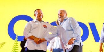 Adolfo Menezes repudia insinuação de golpe feita por Bolsonaro