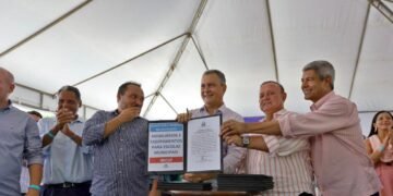 Adolfo Menezes acompanha Rui Costa no anúncio de R$ 30 milhões em Ibicuí