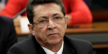 Ex-prefeito de Itabuna critica ACM Neto em rádio