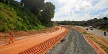 Linha Vermelha já facilita a vida dos soteropolitanos e leva desenvolvimento ao longo de 12 quilômetros