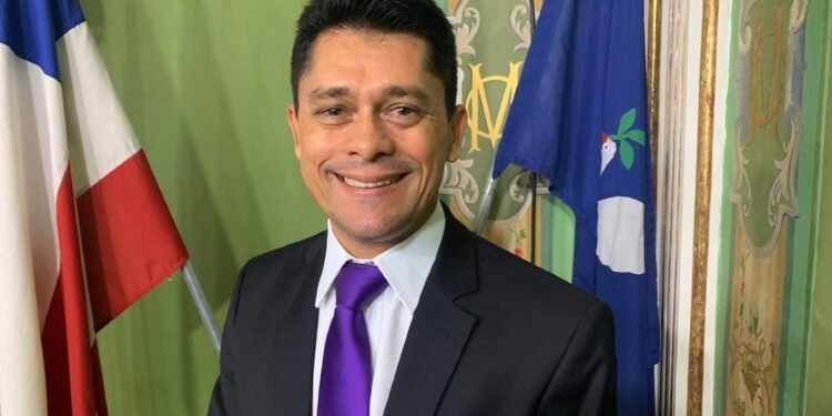 De saída da Seinfra, Luiz Carlos defende Márcio Marinho como vice de Neto