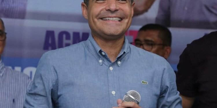 ACM neto ganha no 1° turno com mais do dobro de votos dos adversários