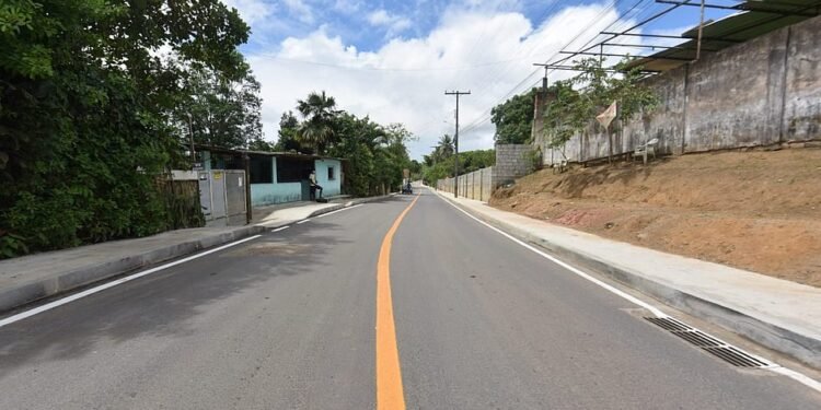Prefeitura inaugura nova via no bairro de Cassange
