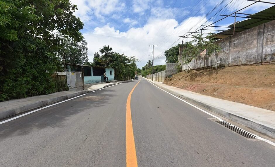 Prefeitura inaugura nova via no bairro de Cassange