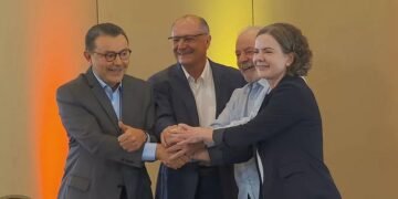 PSB oficializa indicação de Alckmin para vice na chapa com Lula