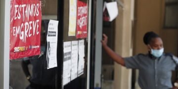 Greve dos servidores e médicos peritos do INSS completa 29 dias na Bahia