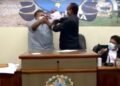 Vereadores saem na mão em sessão da Câmara de Acajutiba, na Bahia; veja