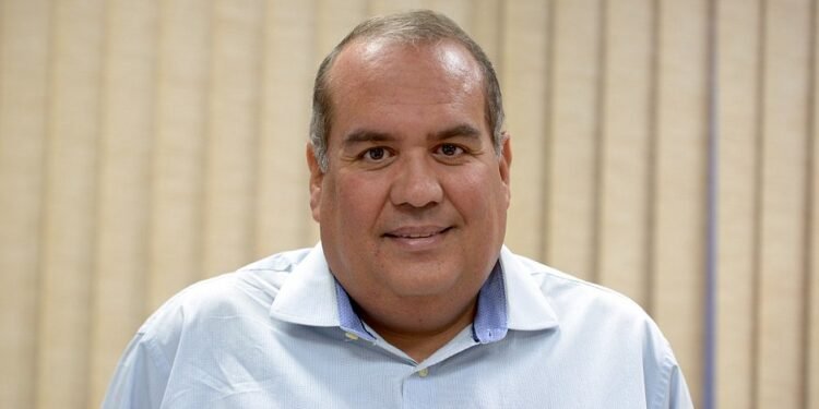 Sandro Régis: ‘A população baiana vive aprisionada’