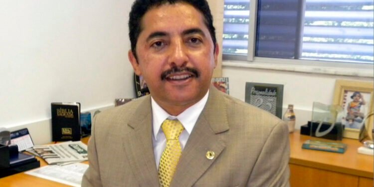 “Não tem obra mais importante do que cuidar das pessoas”