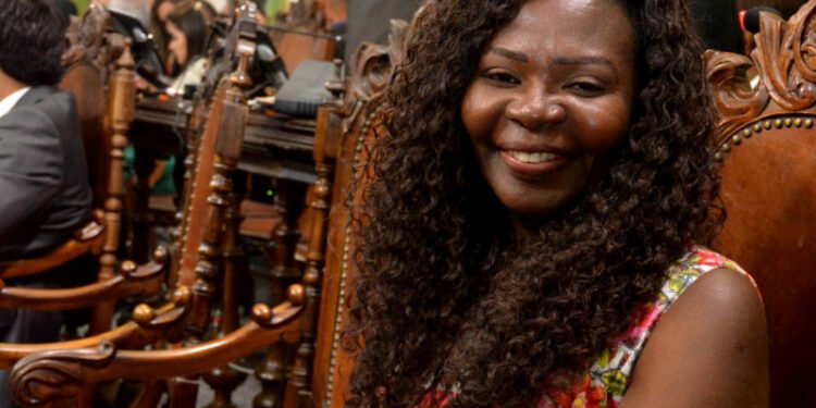 Vereadora cobra mais direitos e dignidade para empregadas domésticas