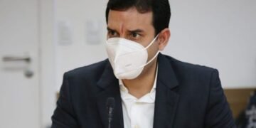 Prates cobra a Rui a abertura de Policlínicas em Salvador