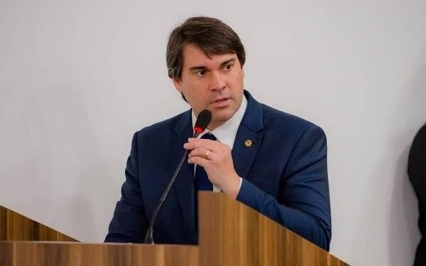 Projeto de Niltinho obriga criadores de animais a colocarem coleiras reflexivas para evitar acidentes em rodovias