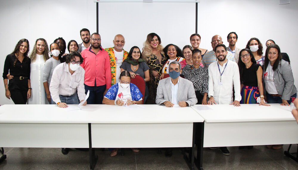 SJDHDS e IBCM assinam termo de colaboração para gestão do Centro LGBT da Bahia