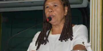 Marta Rodrigues cobra posicionamento de grupo de ACM Neto