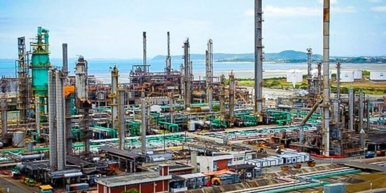 Acelen reduz preço do diesel em 4% e da gasolina entre 1,2% a 2,3%