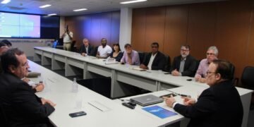 Secretário da SSP recebe trade turístico no Centro de Operações