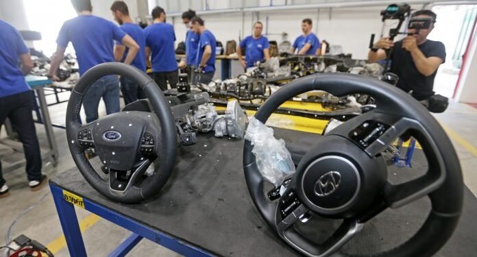 Em Camaçari, governador visita Centro de Desenvolvimento de Produtos da Ford