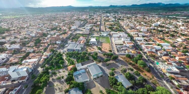 Uso de máscaras volta a ser obrigatório em Guanambi após aumento de casos de covid