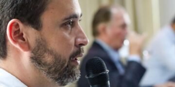 Presidente do PT Bahia critica possível candidatura de Cacá Leão ao Senado