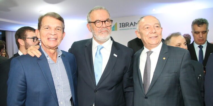 Titular da SDE, José Nunes, participa da posse do novo presidente do Ibram