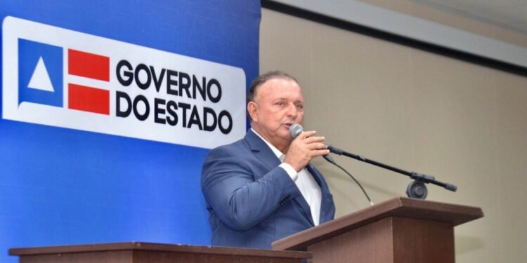 Adolfo Menezes chama de vergonhosa situação do país, com tentativa presidencial de desacreditar o TSE e as eleições.