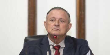 Assembleia Legislativa aprova projetos que reajustam salários de servidores do TCE, TCM, TJ-BA e MP