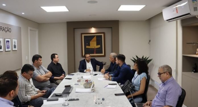 Delegação do Amapá visita Bahia para conhecer sistema eletrônico de informação