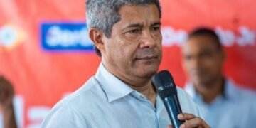 Jerônimo repudia privatização da Petrobras: ‘Povo não pode pagar mais essa conta’