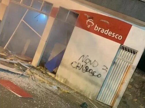 Caixas eletrônicos são explodidos em Paripiranga, norte da BA