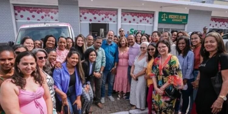 Prefeitura de Camaçari entrega nova sede da Secretaria da Mulher