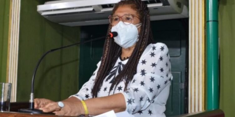 Marta parabeniza chapa ‘Somos Ufba Sempre’: processo democrático e esperamos respeito aos votos da comunidade acadêmica