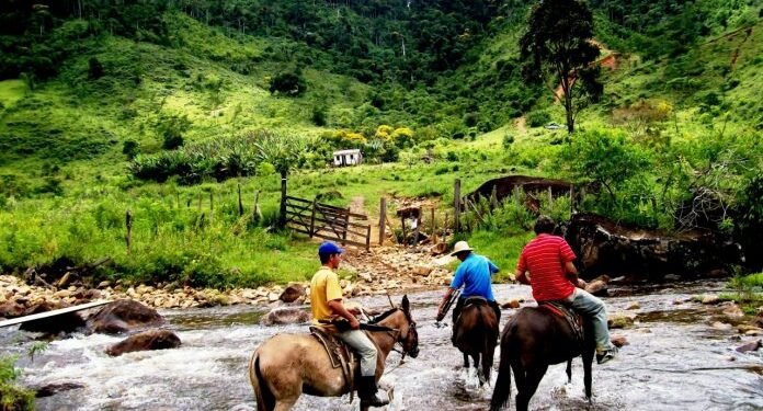 Setur-BA promove turismo rural baiano em shopping de Salvador