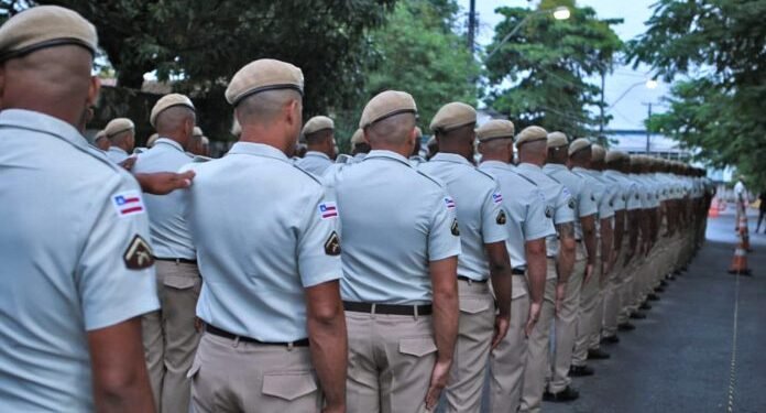 Rui anuncia novo concurso com 2 mil vagas e compra de mil fuzis para a Polícia Militar