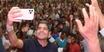 ACM garante universidade estadual em Ipirá e critica PT: ‘Não foram capazes’