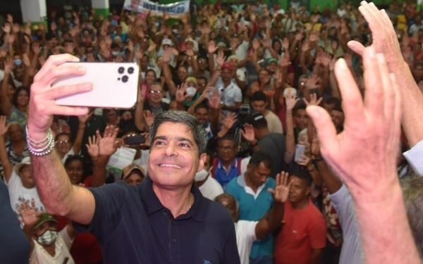 ACM garante universidade estadual em Ipirá e critica PT: ‘Não foram capazes’