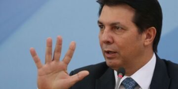 Arthur Maia põe em pauta PEC que prevê mensalidade em universidades públicas