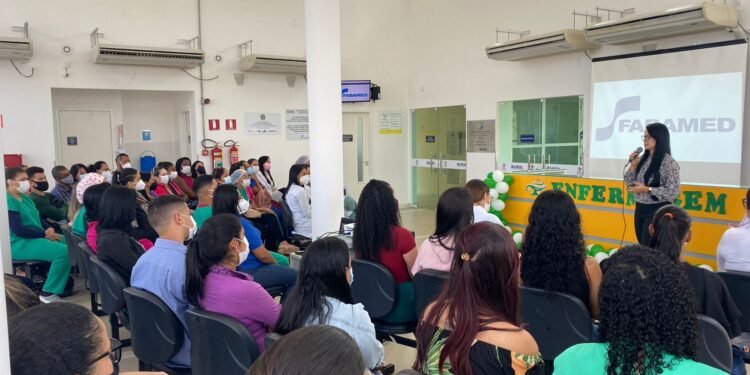 Hospital Regional da Chapada comemora Semana da Enfermagem com ciclo de palestras