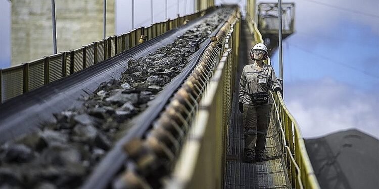 Produção industrial da Bahia tem 2º maior crescimento do país frente a março de 2021