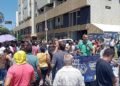 Servidores de Salvador paralisam atividades e fazem manifestação por reajuste salarial