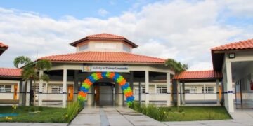 Prefeita Daiane entrega escola padrão FNDE em comunidade rural de Itatim