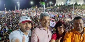 ‘Não podemos baixar a bandeira e nem a guarda’, diz Jerônimo em ato do PT