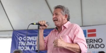 Luiz Caetano culpa governo federal após diesel ficar mais caro que a gasolina na Bahia