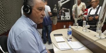 Rui critica partido de ACM Neto: ‘União com Bolsonaro, que destruiu emprego’