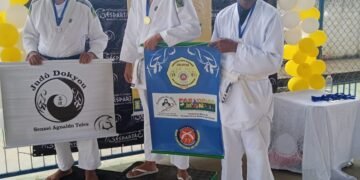 Vinte alunos de projeto da BCS Nova Cidade ganham competição de Judô