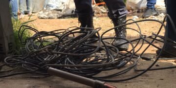 Fios de cobre, refletores de led  e outros materiais são apreendidos em Pernambués