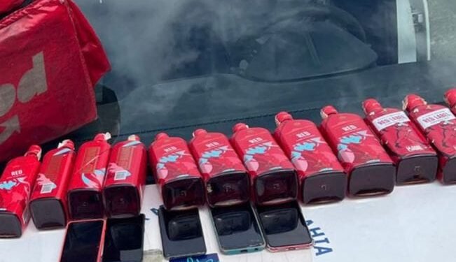 Golpistas são presos com produtos importados