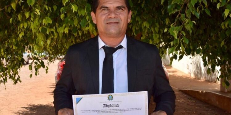 Prefeito de Central é punido acusado de nepotismo