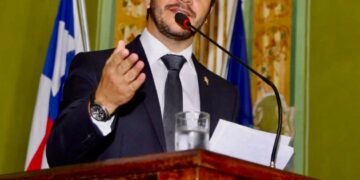 Vereador apresenta projeto para humanizar atendimento nas escolas