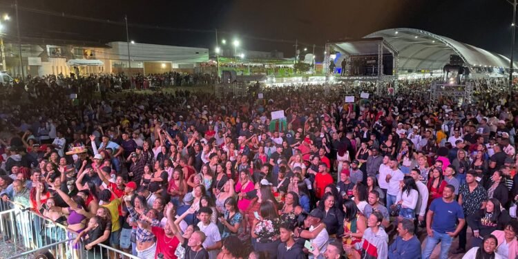 Primeira noite do São João se Encontra com Pedrão emociona público em Eunápolis